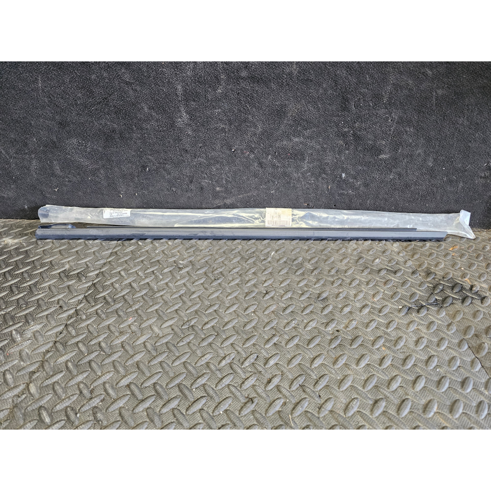 6R4837477 RASCHIAVETRO ESTERNO ANTERIORE SINISTRO VW POLO (6R,6C)(2009-2017)