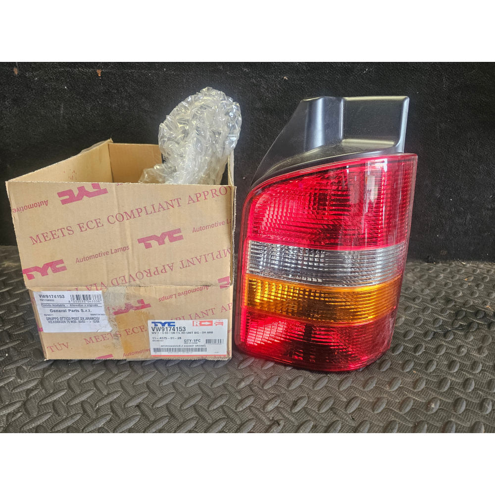 VW9174153 FARO FANALE STOP POSTERIORE DESTRO VW TRANSPORTER 5 V (03-09)
