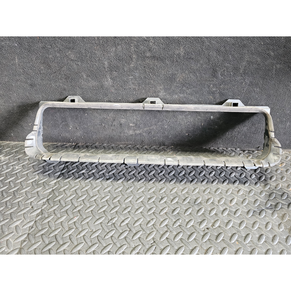 51747390474 CORNICE SUPPORTO GRIGLIA ANTERIORE MINI COUNTRYMAN (R60)(10-16)