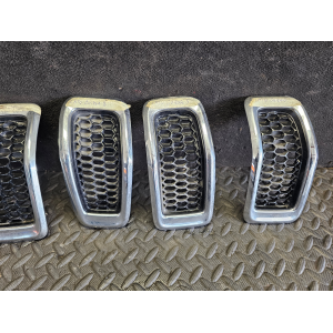68303626AA KIT 7 GRIGLIE GRIGLIA ANTERIORE RADIATORE JEEP CHEROKEE 5 (KL)(2013>)