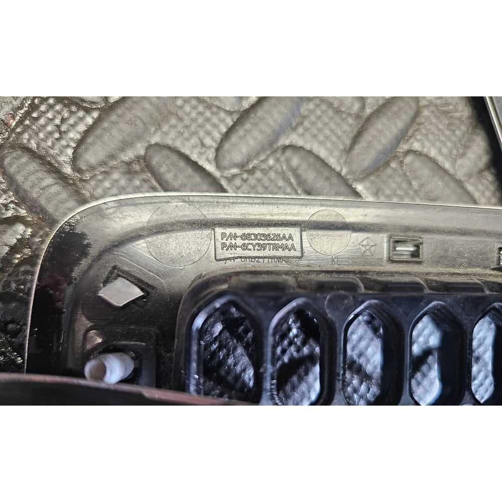 68303626AA KIT 7 GRIGLIE GRIGLIA ANTERIORE RADIATORE JEEP CHEROKEE 5 (KL)(2013>)