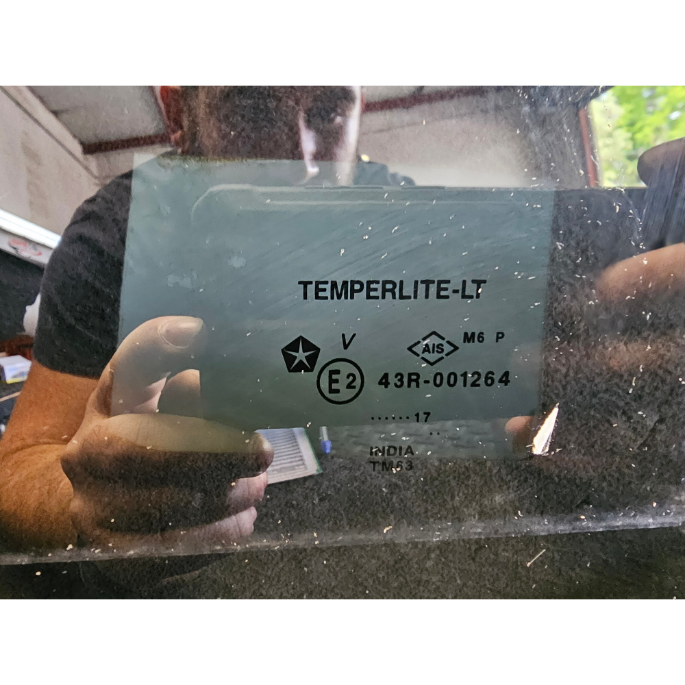 VETRO SCENDENTE PORTA POSTERIORE SINISTRA JEEP COMPASS (MP,M6)(2016>)