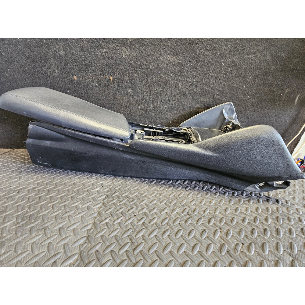156114586 BRACCIOLO+ RIVESTIMENTO TUNNEL CENTRALE ALFA ROMEO GIULIA 2 (952)(2015>)