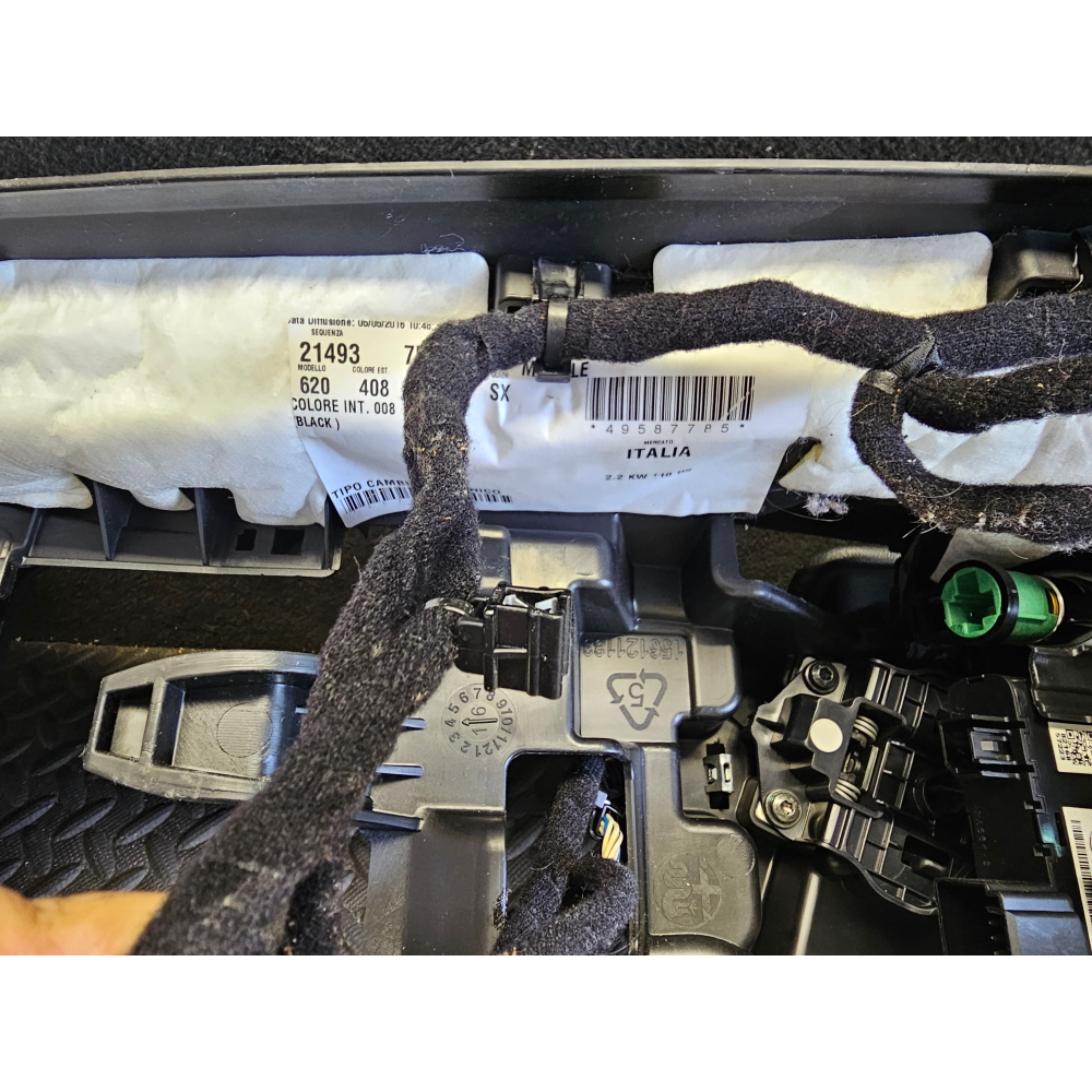 156114586 BRACCIOLO+ RIVESTIMENTO TUNNEL CENTRALE ALFA ROMEO GIULIA 2 (952)(2015>)