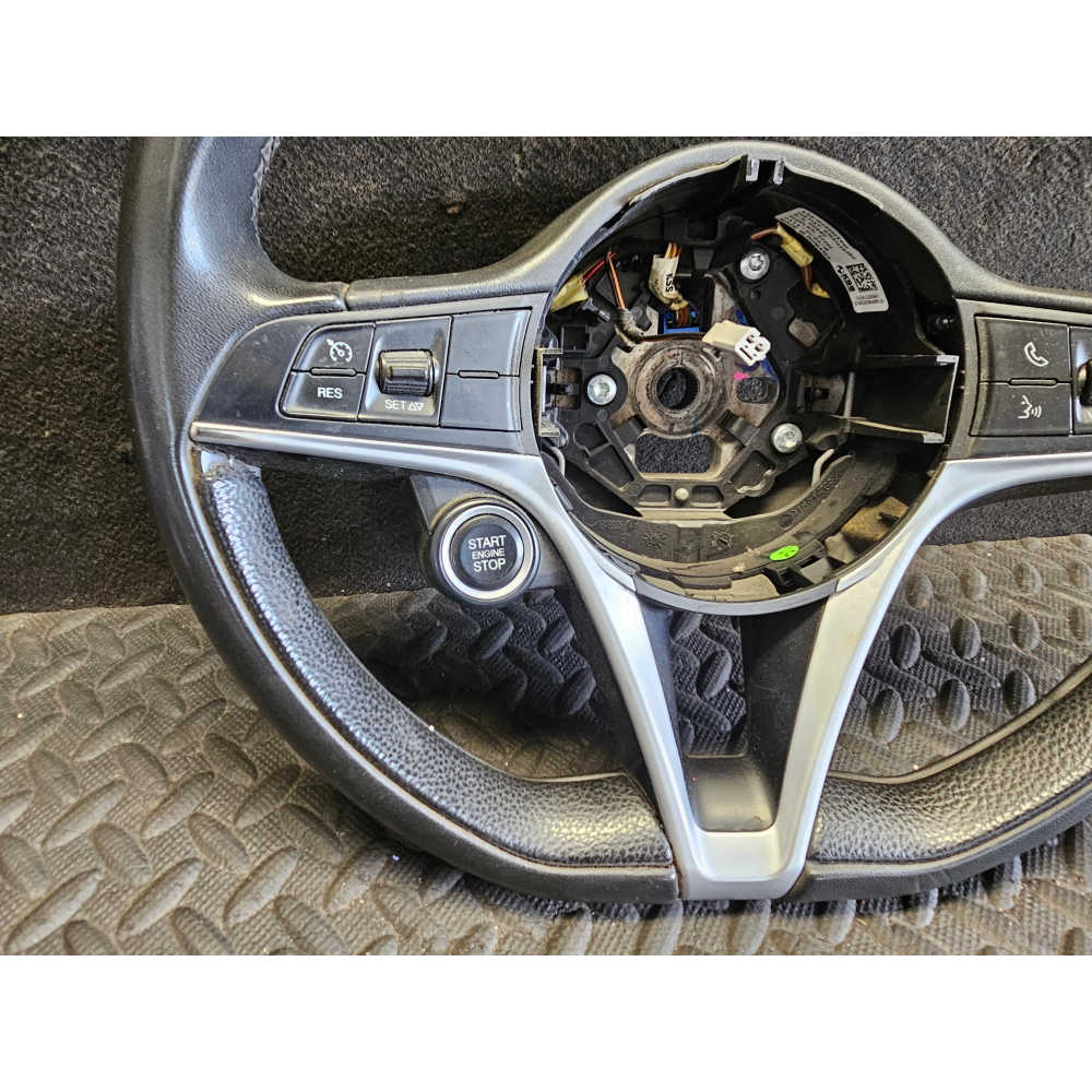 156122836 VOLANTE STERZO MULTIFUNZIONE ALFA ROMEO GIULIA 2 (952)(2015>)