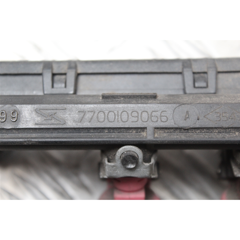 TUBO FLAUTO RAIL INIEZIONE RENAULT CLIO 2 (BB,CB) [1998-2012] 1.2 7700109066