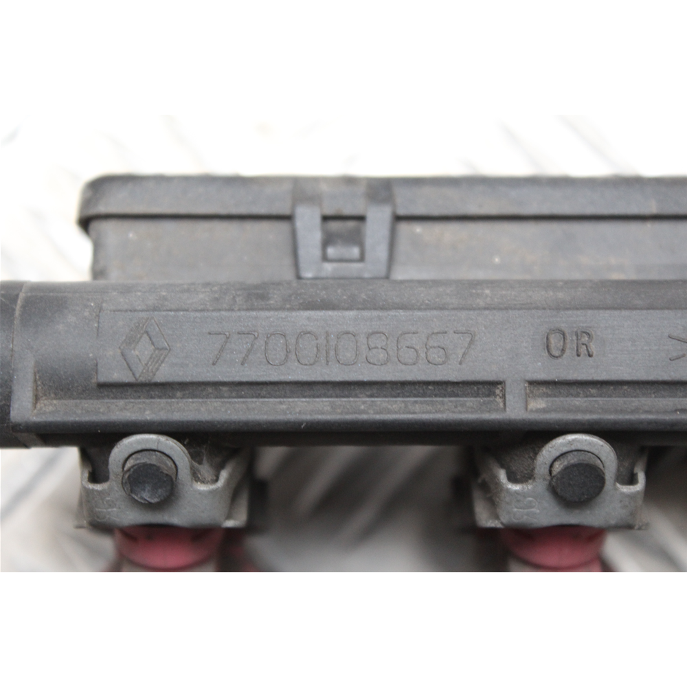 TUBO FLAUTO RAIL INIEZIONE RENAULT CLIO 2 (BB,CB) [1998-2012] 1.2 7700109066