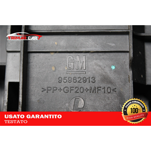 95962913 COVER COPERCHIO COPRI CENTRALINA PORTAFUSIBILI CHEVROLET TRAX (2012 IN POI) 1.7 TD 131CV 96KW COD MOT: A17DTS