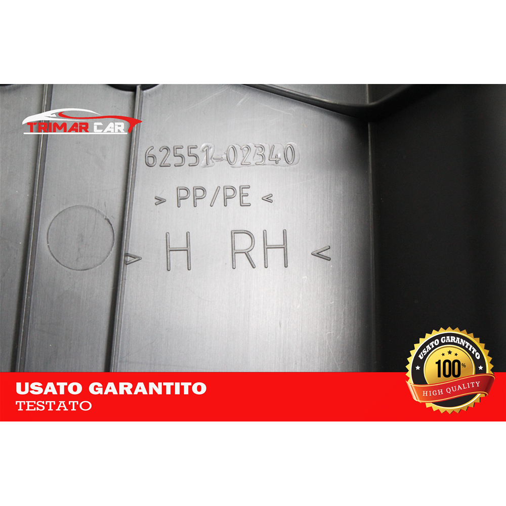 62551-02340 MODANATURA RIVESTIMENTO MONTANTE INF DESTRO TOYOTA AURIS SW (E18)(2013 IN POI) 1.8 HYBRID 99CV 73KW COD MOTORE: 2ZR