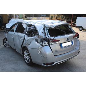 64716-02140 RIVESTIMENTO BATTICOFANO PORTELLONE POSTERIORE TOYOTA AURIS SW (E18)(2013 IN POI) 1.8 HYBRID 99CV 73KW COD MOTORE: 2ZR