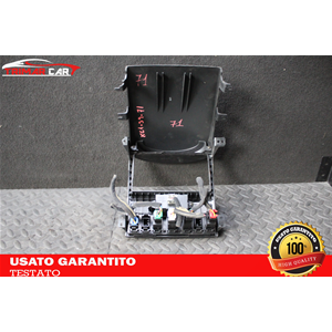 MASCHERINA CORNICE CENTRALE TASTI 4 FRECCE KIA SORENTO 1 (JC)[02-09] 94500-3E000