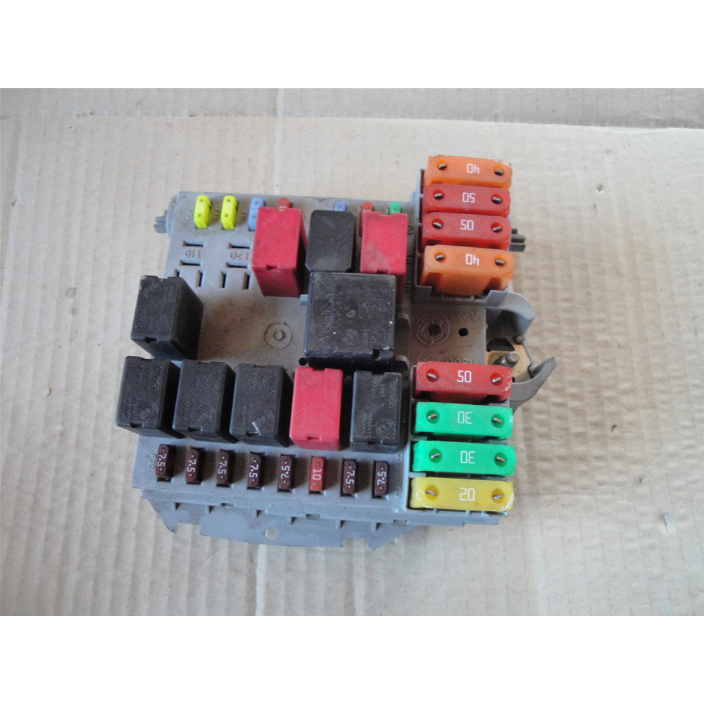 CENTRALINA PORTAFUSIBILI FIAT BRAVO 2 SERIE 198 DAL '07 COD: 51775688