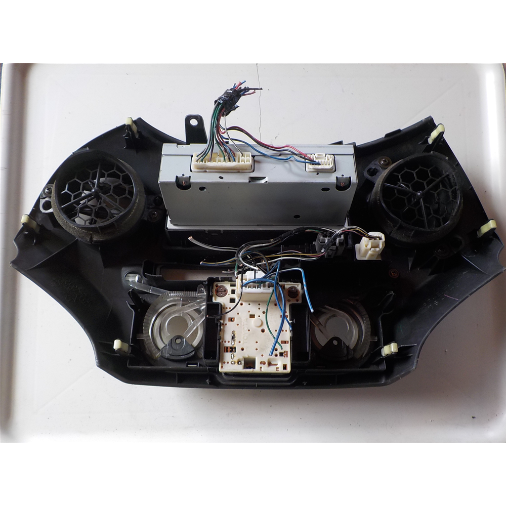 AUTORADIO COMPUTER DI BORDO TOYOTA YARIS DAL 2000 COD: 8611052140