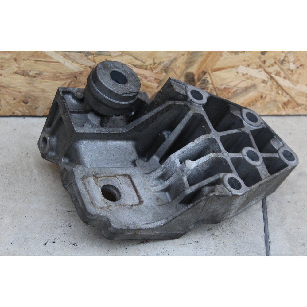 6G92-6P096-CD SUPPORTO MOTORE LAND ROVER FREELANDER 2 (L359)(06-14) ZAMPA LATO DESTRO 2.2 TD4 4X4 160CV 118KW COD MOTORE: 224DT