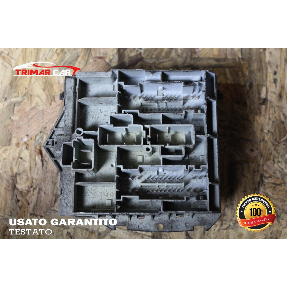 60683102 CENTRALINA SCATOLA PORTAFUSIBILI ALFA ROMEO 166 (936)(1998-2007) 2.4 JTD 175CV 129KW COD MOT: 841G000