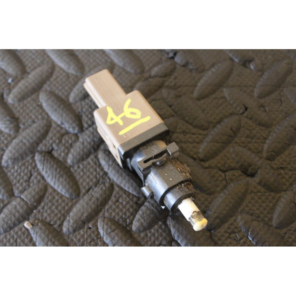 46840511 INTERRUTTORE SENSORE PEDALE FRIZIONE ALFA ROMEO 159 SW (939)(06-12) 1.9 JTDM 16V 150CV 110KW COD MOTORE: 939A2000