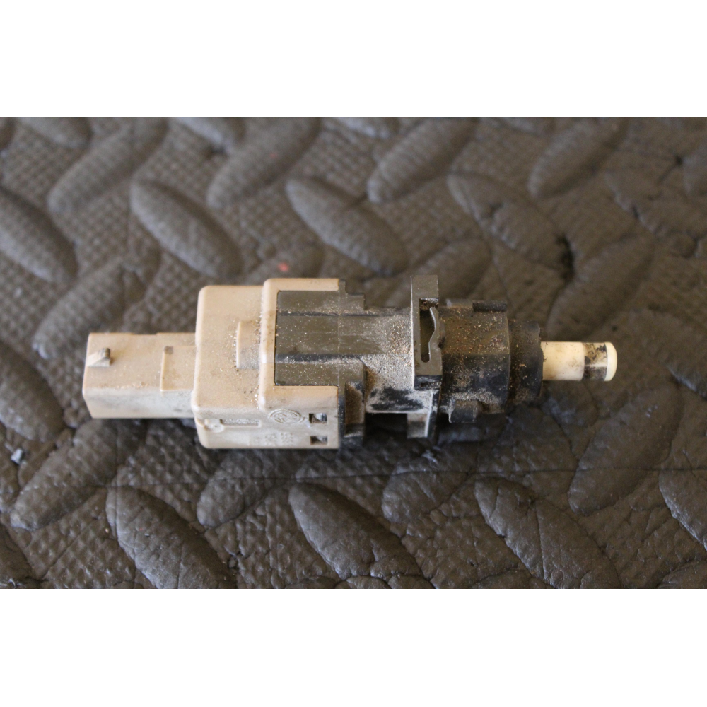 46840511 INTERRUTTORE SENSORE PEDALE FRIZIONE ALFA ROMEO 159 SW (939)(06-12) 1.9 JTDM 16V 150CV 110KW COD MOTORE: 939A2000