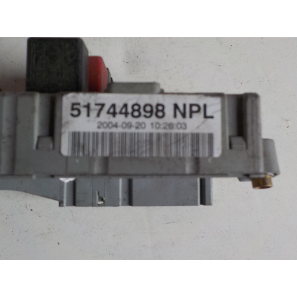 CENTRALINA PORTAFUSIBILI FIAT PUNTO (188) DAL'00 COD: 51744898