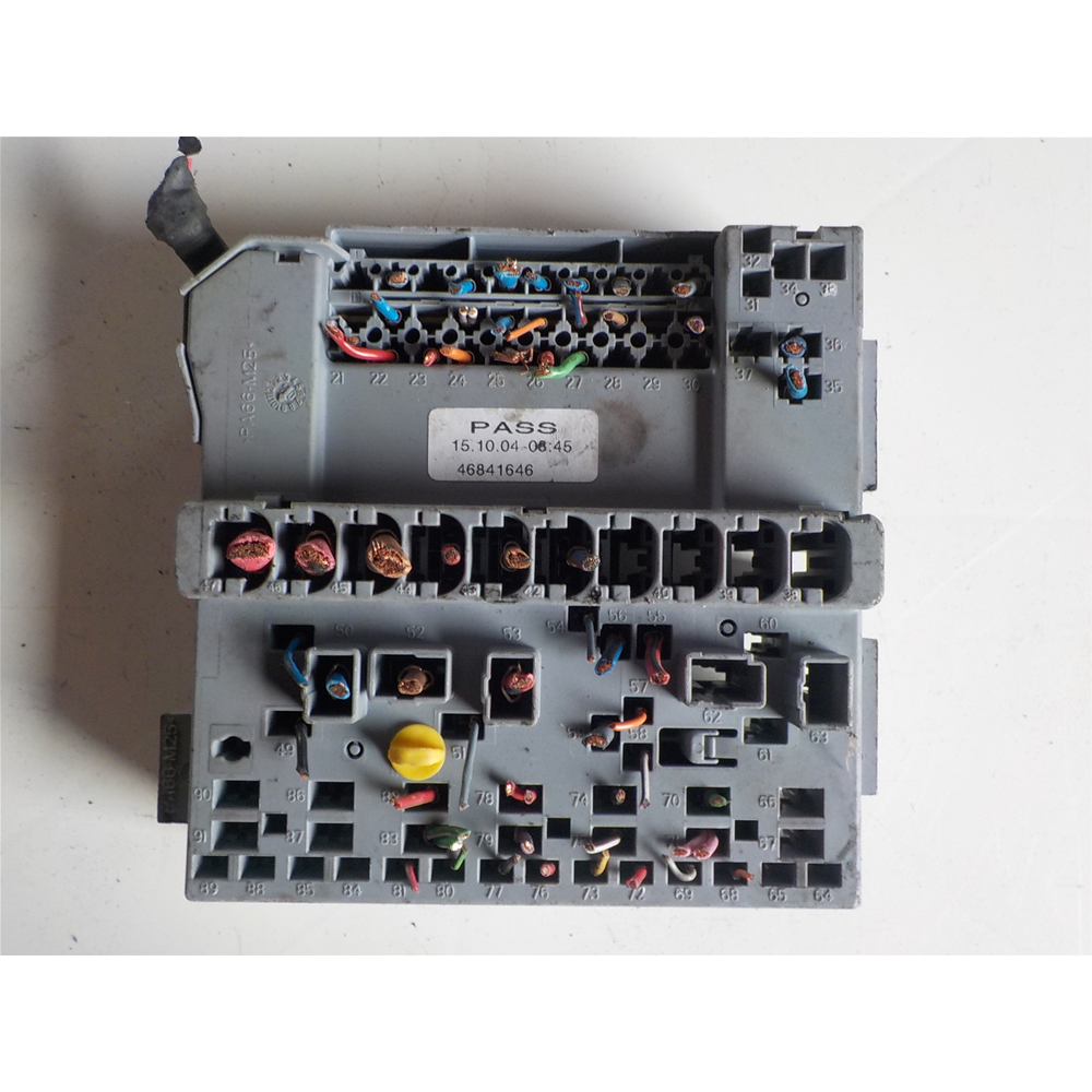 CENTRALINA PORTAFUSIBILI FIAT PANDA 169 DAL '03 COD:46841646