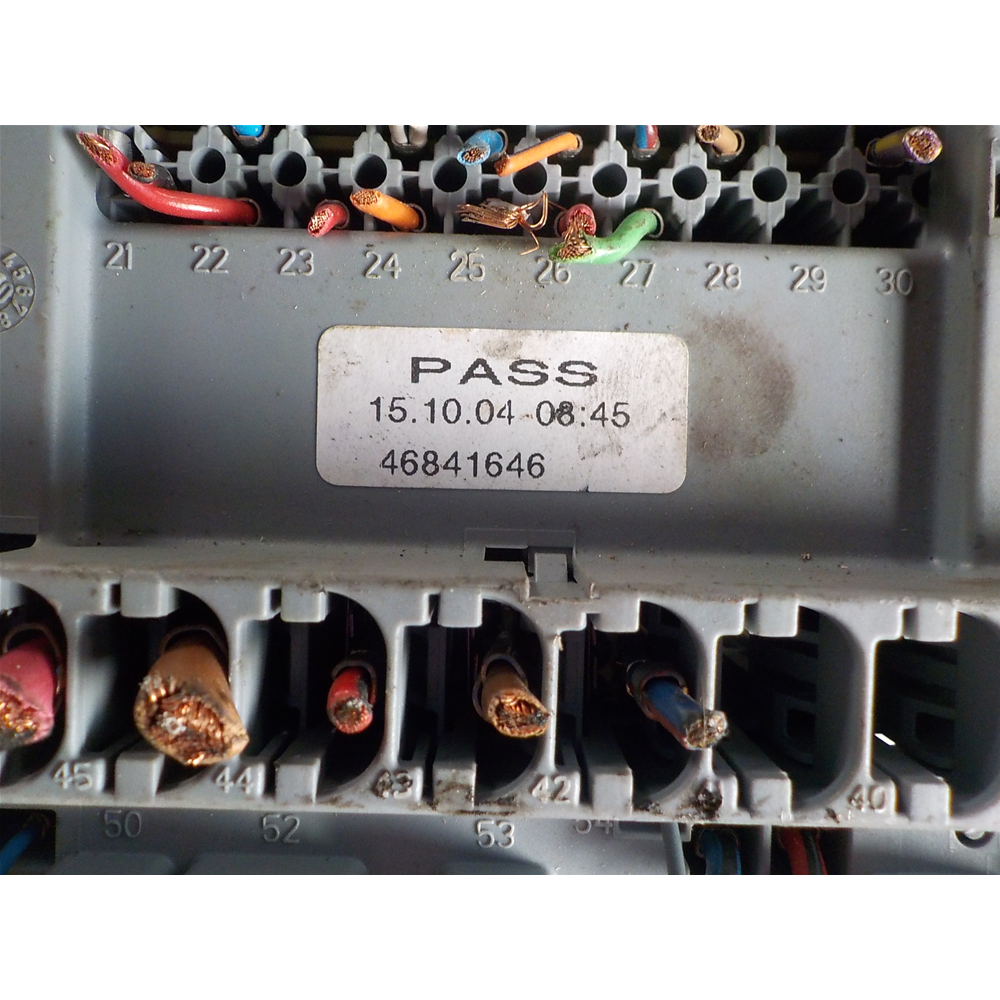 CENTRALINA PORTAFUSIBILI FIAT PANDA 169 DAL '03 COD:46841646