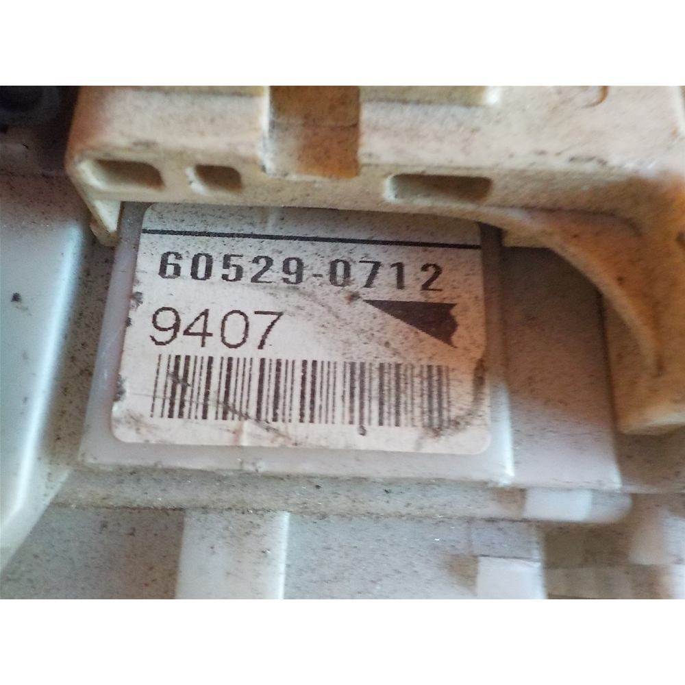 CENTRALINA PORTAFUSIBILI TOYOTA YARIS 2 (SCP9_NSP9_KSP9_NCP9_ZSP9)[DAL' 06] 8273052700