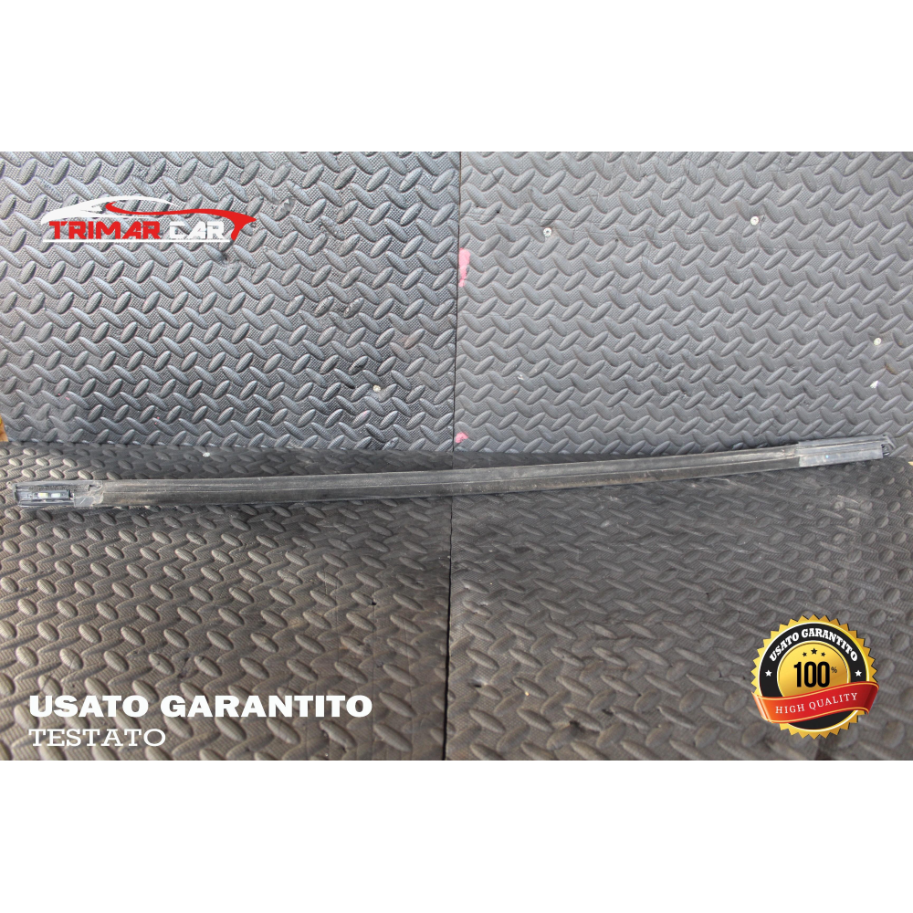 ESTERNO RASCHIAVETRO ANTERIORE SINISTRO FORD FOCUS 3 III SW (2010 IN POI)