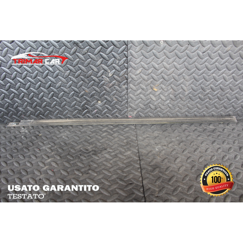 RASCHIAVETRO ESTERNO ANTERIORE DESTRO MITSUBISHI L200 TRITON (KA,T,KB,T)(04-15) 2.5 DID 136CV 100KW COD MOTORE 4D56