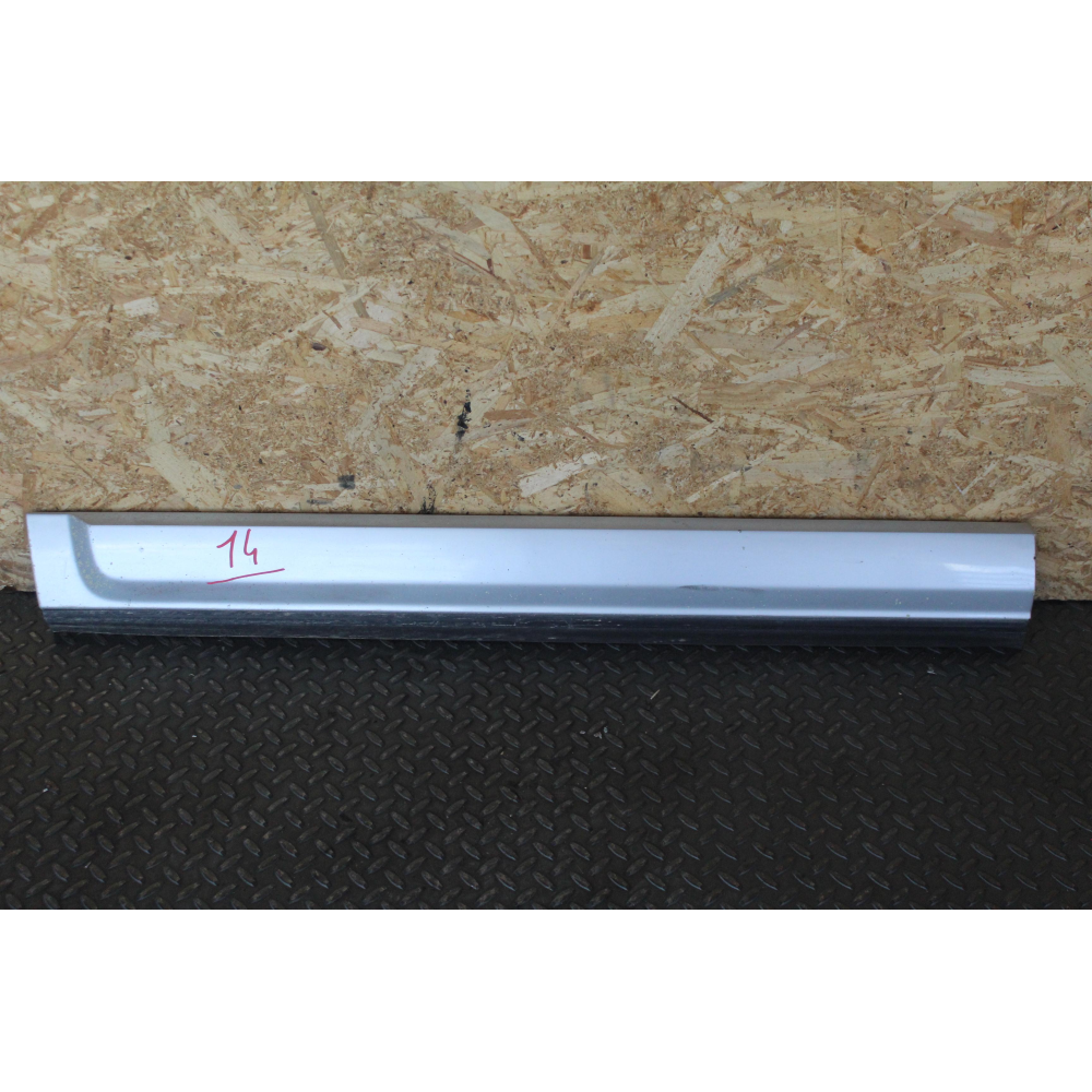 DGP000133 FASCIONE PROTEZIONE PORTA ANTERIORE SINISTRA LAND ROVER DISCOVERY 3 III (L319)(04-09) 2.7 TD 4X4 190CV 140KW COD MOTORE: 276DT