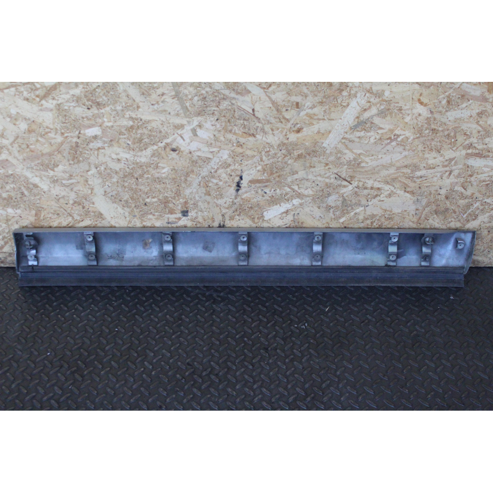 DGP000133 FASCIONE PROTEZIONE PORTA ANTERIORE SINISTRA LAND ROVER DISCOVERY 3 III (L319)(04-09) 2.7 TD 4X4 190CV 140KW COD MOTORE: 276DT