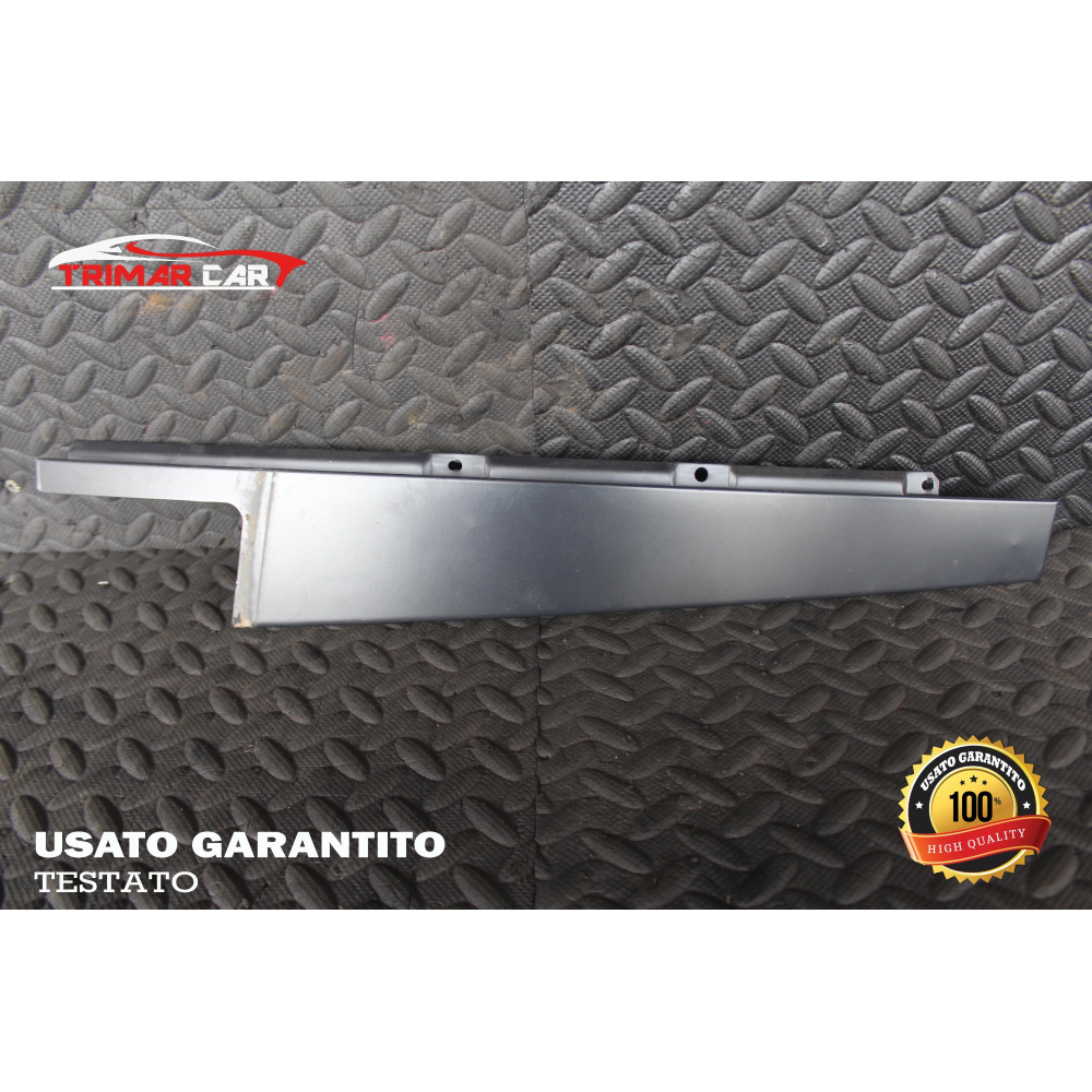 68102576AA LATERALE MODANATURA SPORTELLO POSTERIORE DESTRO JEEP CHEROKEE 5 (KL)(2013 IN POI) 2.2 CRD 4X4 200CV 147KW SIGLA MOT. LAU61