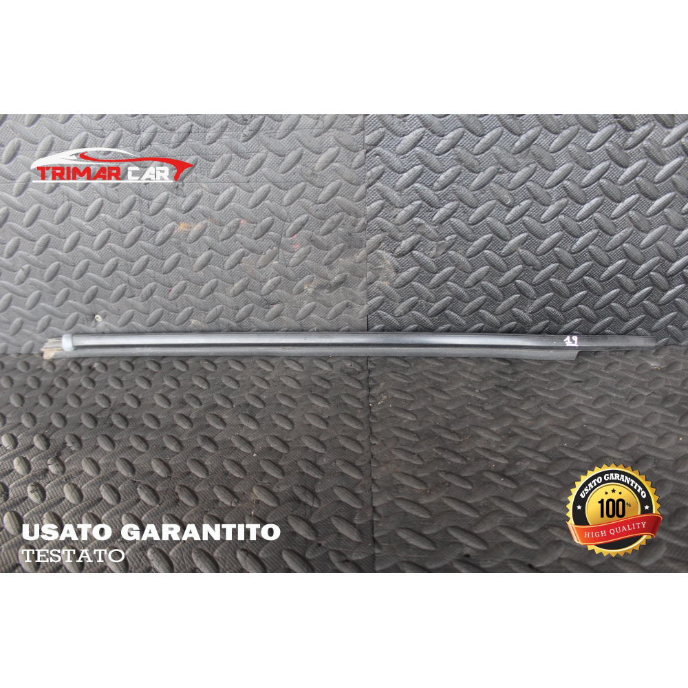 RASCHIAVETRO ESTERNO POSTERIORE SINISTRO TOYOTA YARIS 3 III (P13)(2010 IN POI)