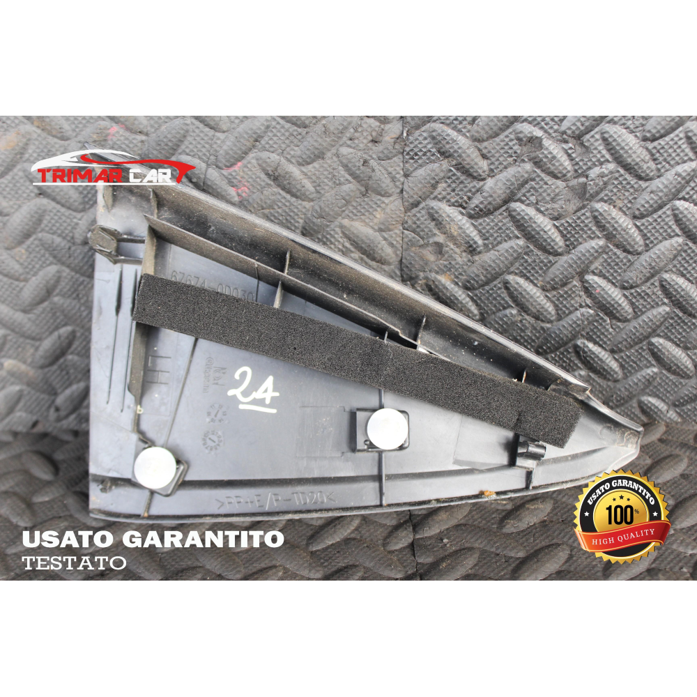 67674-0D030 PANNELLO TRIANGOLO PORTA POSTERIORE SX TOYOTA YARIS 3 III (P13)(2010 IN POI)