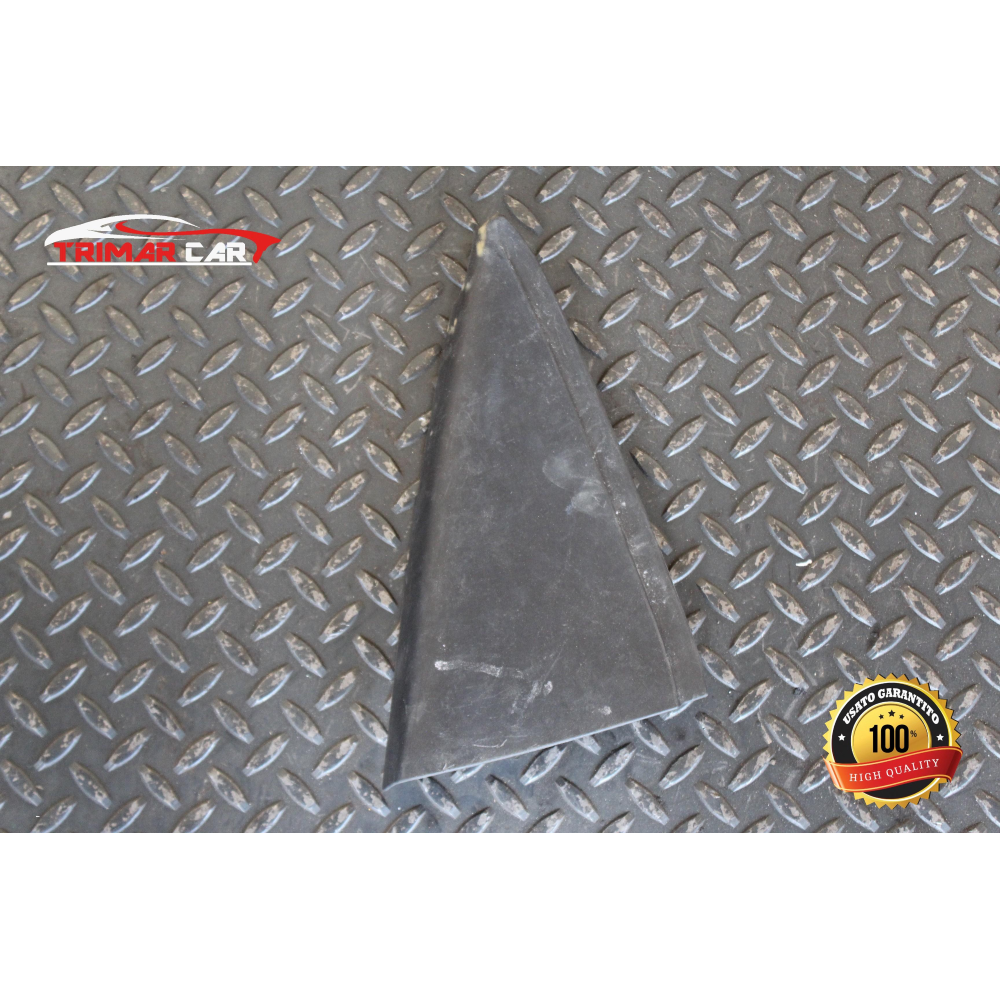 67673-0D030 TRIANGOLO PORTA POSTERIORE DESTRA TOYOTA YARIS 3 III (P13)(2010 IN POI) 1.4D-4D  90CV  66KW  COD MOT; 1NDTV
