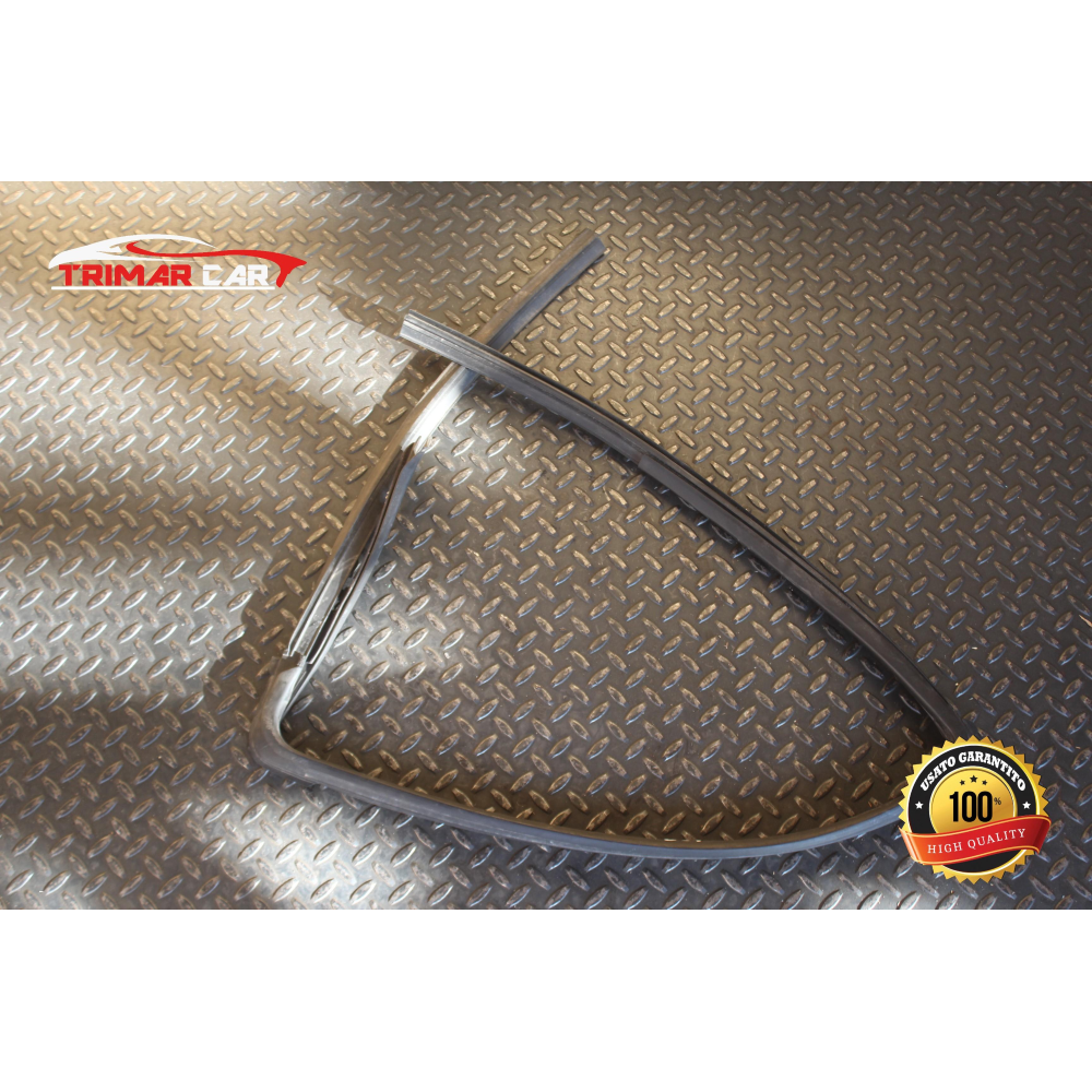 68142-0D120 GUARNIZIONE VETRO POSTERIORE DESTRO TOYOTA YARIS 3 III (P13)(2010 IN POI) 1.4D-4D  90CV  66KW  COD MOT; 1NDTV