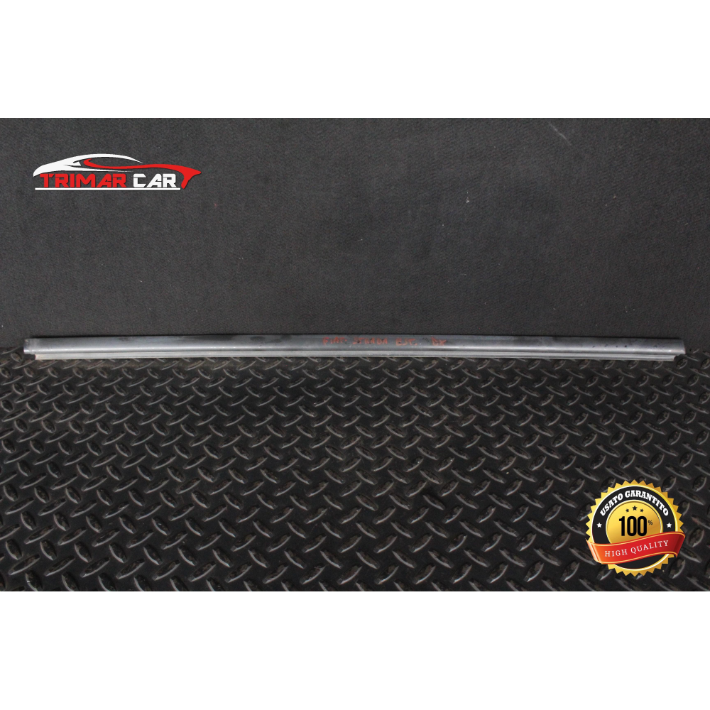 RASCHIAVETRO ESTERNO ANTERIORE DESTRO FIAT STRADA PICK-UP 1 (178)(98-09)