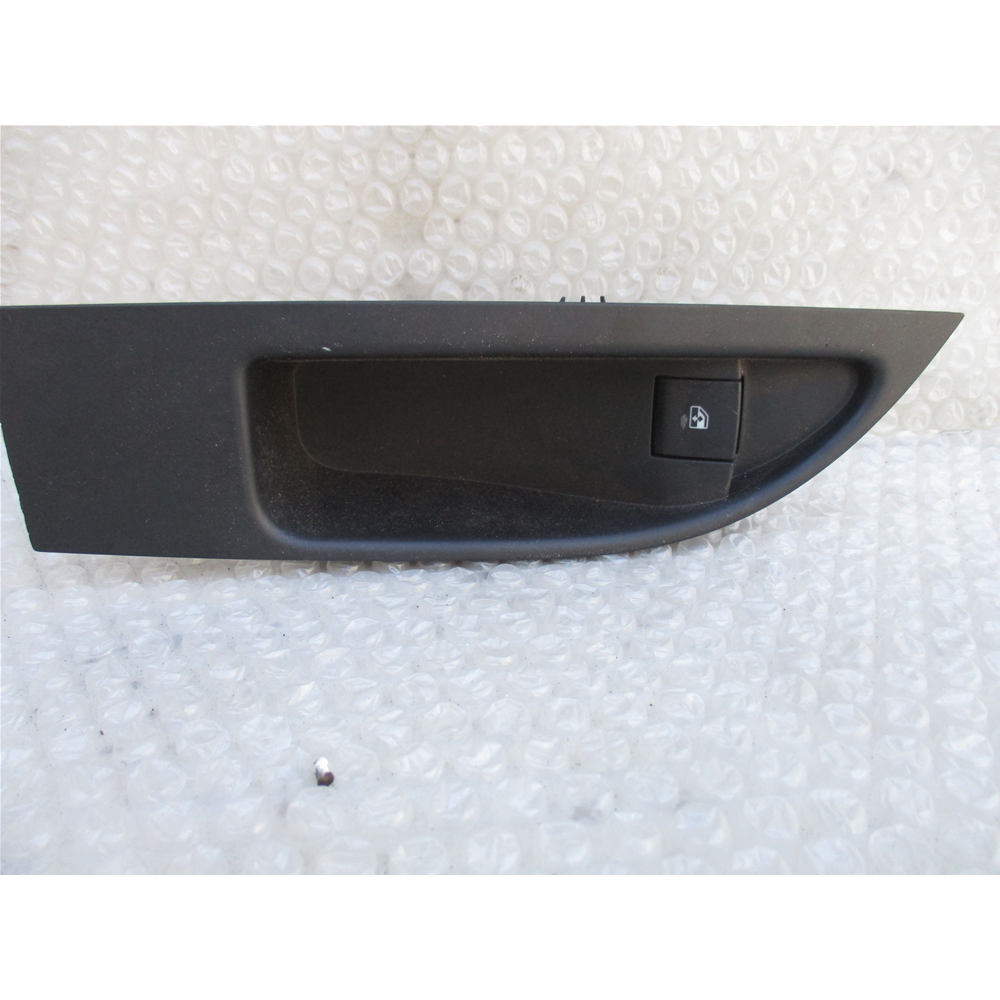 INTERRUTTORE ALZAVETRO POSTERIORE SINISTRO OPEL ASTRA J [2009-2015] 13301888