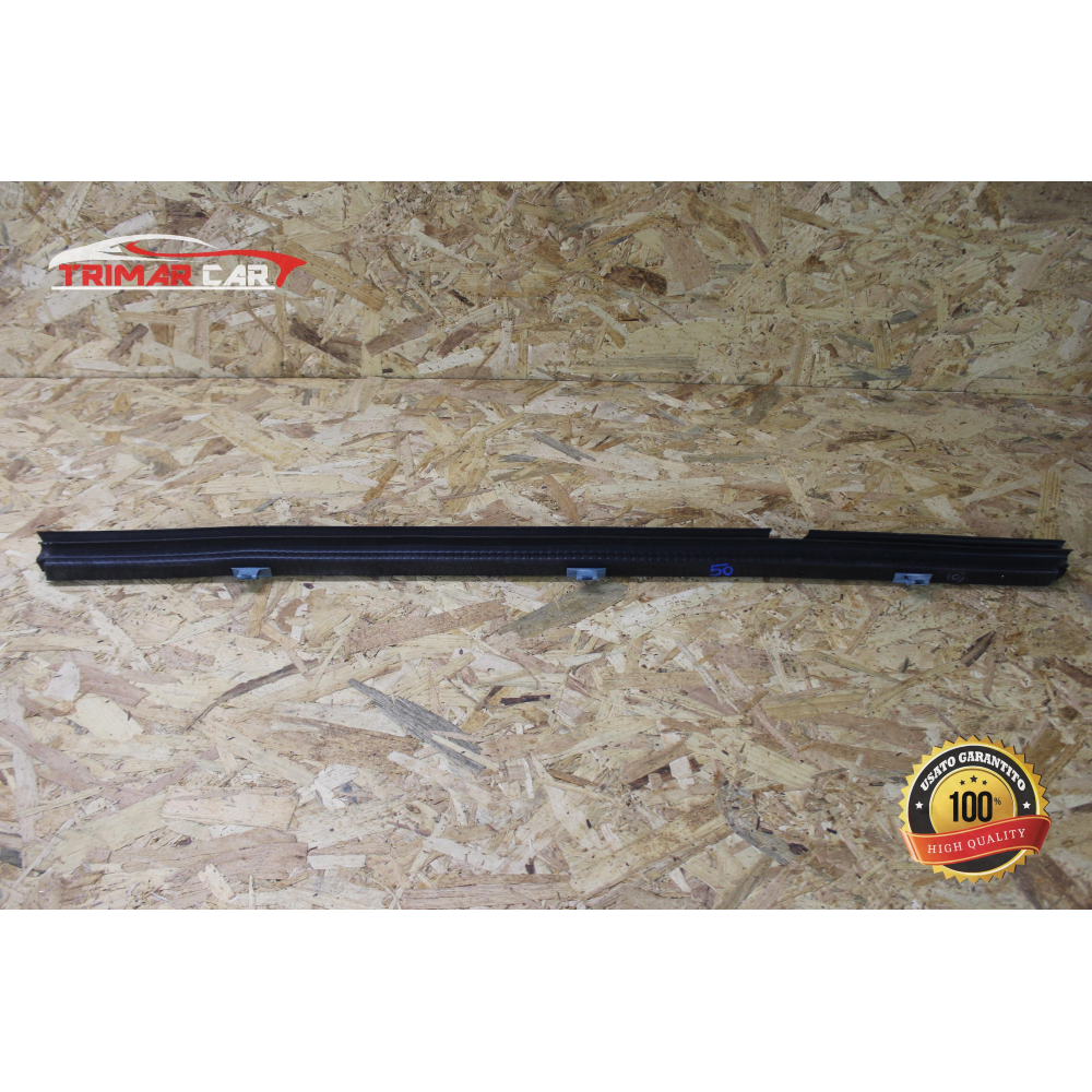 RASCHIAVETRO INTERNO POSTERIORE DESTRO LANCIA THEMA 2 (LX)(2011 >) 3.0 D 239CV 176KW COD MOT; EXF