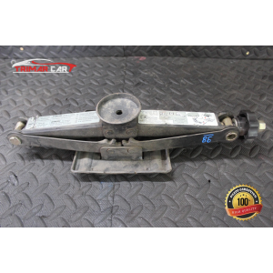 A1685830715 CRIC SOLLEVATORE AUTO  MERCEDES CLASSE A (W169)(2004-2012)